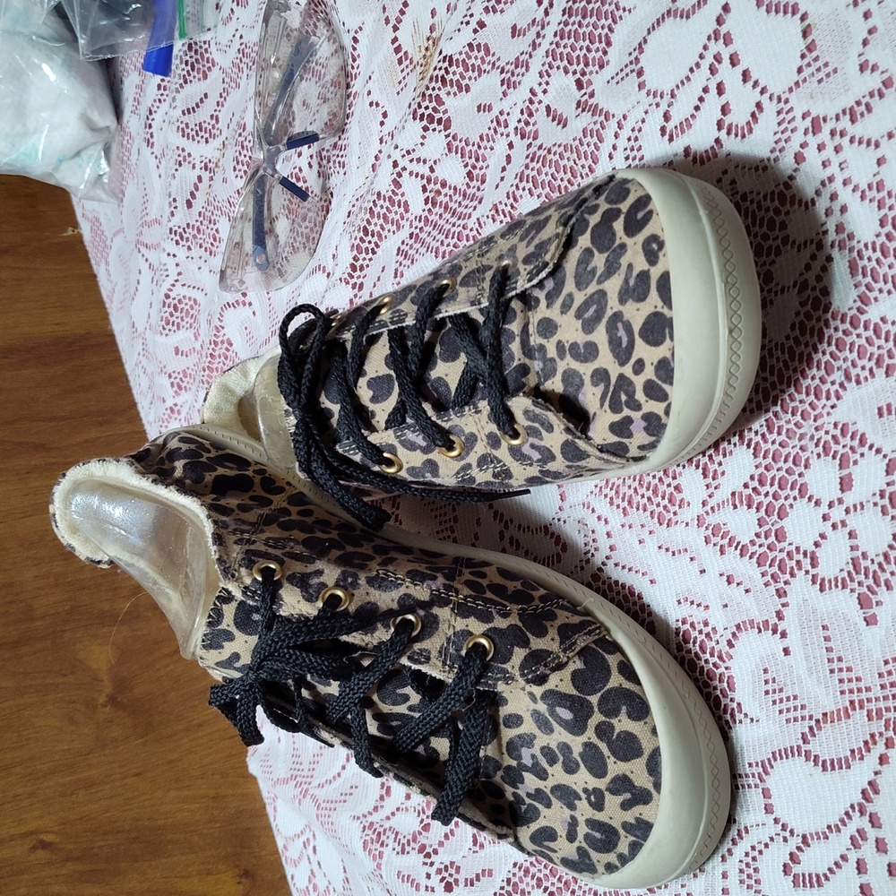 Shoes Elastic Back Sneakers Leopard Jungle canvas Size 11M